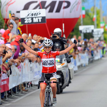 La británica Emma Pooley obtiene la victoria en San Fior.