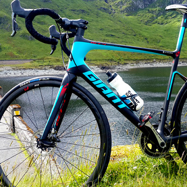 GIant presento en Escocia la renovada Giant DEFY para el 2015