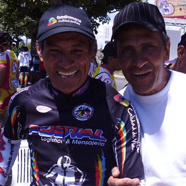 Rafael Tolosa y Manuel "Calambres" Puerto dos leyendas del Ciclismo Colombiano en los nacionales Master de Ibagué