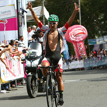 En gran faena, Félix Cárdenas entró victorioso a Manizales.