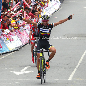 Jefry Romero dio al Team Colombia su primer triunfo parcial en la ronda nacional.