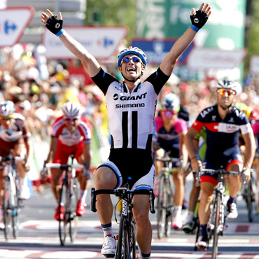 Degenkolb ganó en Córdoba tras una calurosa etapa. Colombia sigue copando el Top 10 general