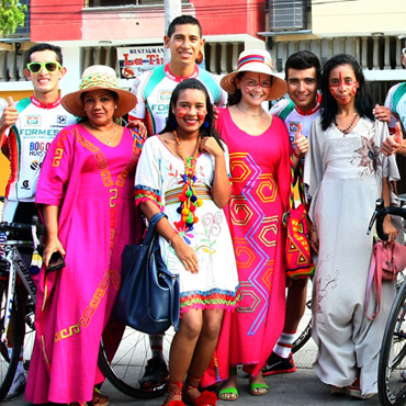 Colorida y vistosa estuvo la ceremonia de presentación de los equipos de la prueba radial, en Riohacha.