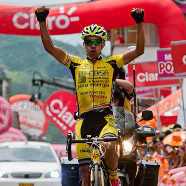 El excampeón de Vuelta a Colombia se impuso en Chinchiná tras una rápida etapa