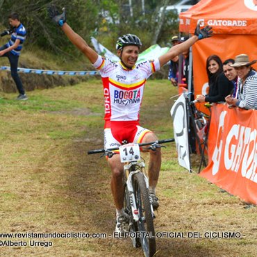 Luis Anderson Mejía, uno de los campeones bogotanos del certamen.