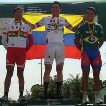 Tovar fue uno de los cinco medallistas dorados en el inicio de la ruta.