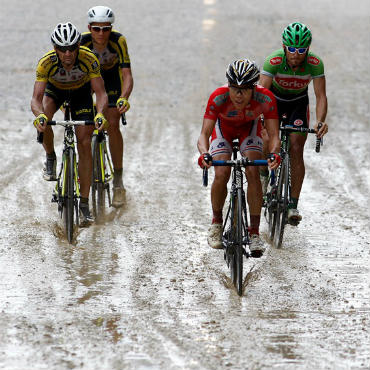 La lluvia acompañó gran parte del octavo recorrido.