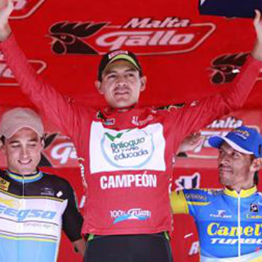 Podio 2014: Sevilla (tercero), Cano (primero) y Colorado (segundo).