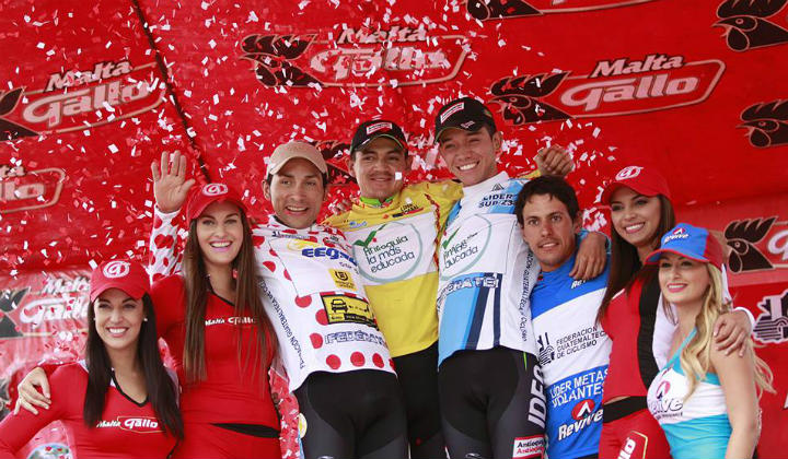 Los campeones colombianos en Guatemala: Walter Pedraza (montaña), Alex Cano (general) y Brayan Sánchez (sub 23), quien ahora irá a la Copa Mundo de pista.