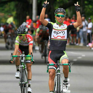 Jaime Castañeda dominó la prueba inicial de ruta, el critérium.