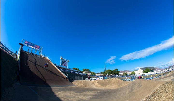 Pista de ocho metros para citas internacionales como la Copa Mundo BMX Supercross. Se espera que la de Ubaté sea similar.