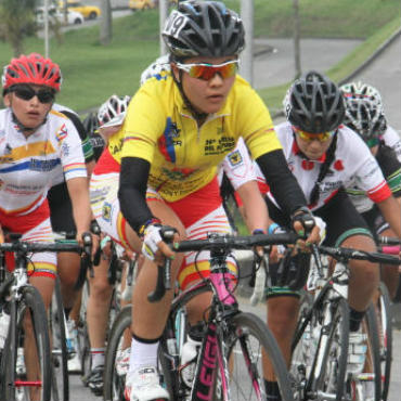 La ciclista bogotana ganó la carrera de punta a punta.