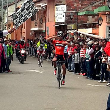 Javier Gomez defiende título en el Circuito Tuta