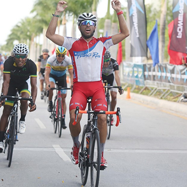 El puertorriqueño Eduardo Colón abrió con victoria la ronda dominicana (Foto©Fedoci.com)