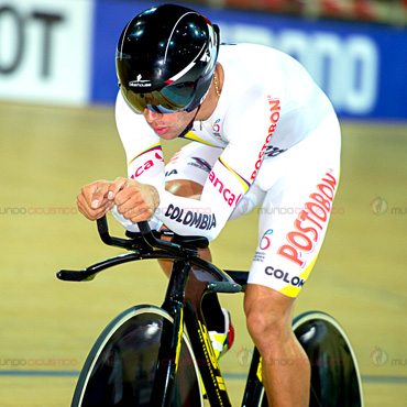 Fernando Gaviria en busca del podio en el omnium