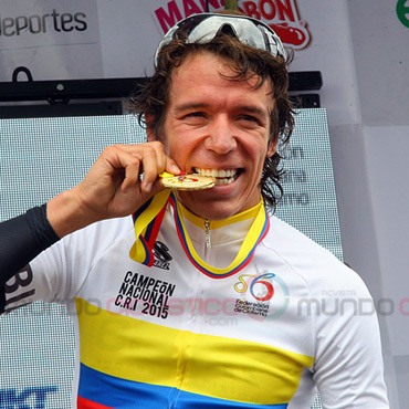 "Rigo" cumplió el sueño de coronarse campeón nacional de CRI y lucirá la tricolor en las mas grandes competencias del planeta