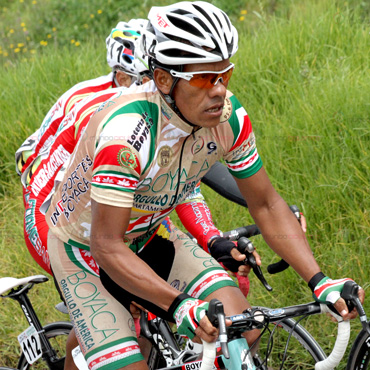Israel Ochoa, ya retirado del ciclismo hace sus primeros pinitos como técnico
