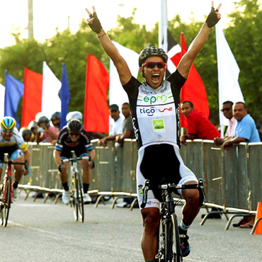 Jaime Castañeda ganó la segunda etapa y es el nuevo líder de la ronda caribeña (@CiclismoRD)