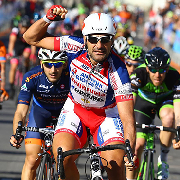 Quintero se mantuvo en la pelea por la general de la Coppi e Bartali que culminará este domingo