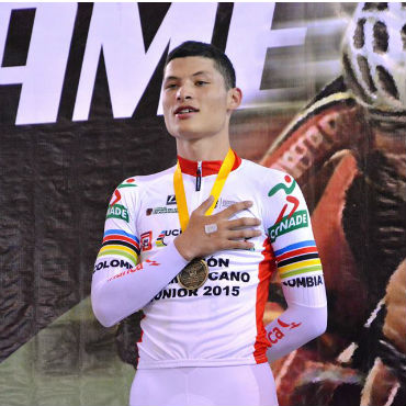 Juan Diego Orlas ganó medalla de oro e impuso nuevo récord en Kilómetro contrarreloj
