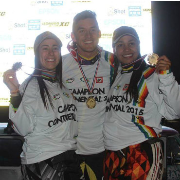 Mariana Pajón, Carlos Oquendo brillaron en Continental de BMX de Chile