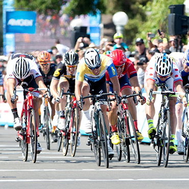Cavendish se hizo con una cerrada victoria en la segunda etapa de la ronda californiana