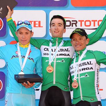 Miguel Angel López y Heiner Parra 2do y 3ero en el podio de la etapa