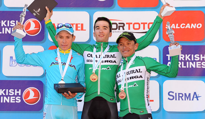 Miguel Angel López y Heiner Parra 2do y 3ero en el podio de la etapa