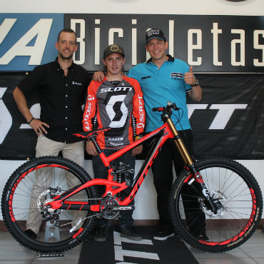 Scott nuevo patrocinador de Sebastián Posada