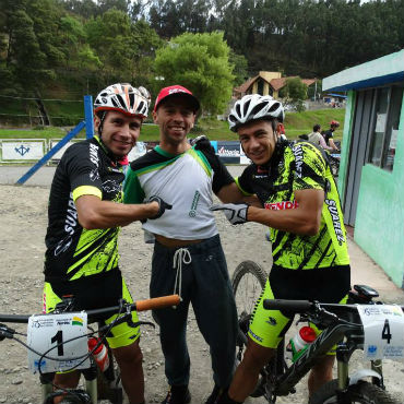 Botero-Pérez-Castañeda, ganadores en el Nacional de MTB de Pasto 2015