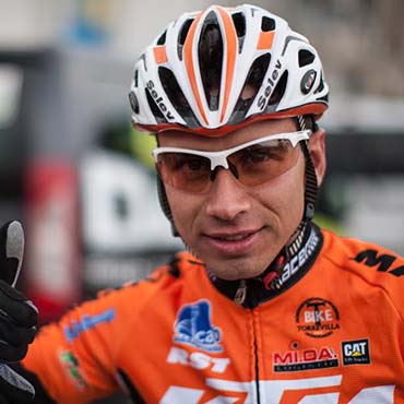 Jonathan Botero se impuso en el Cross Country Eliminator, apertura de la cita nacional de MTB en Pasto