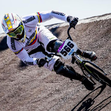 Carlos Mario Oquendo, en Nacional de BMX en Manizales