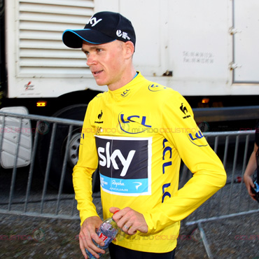 Froome alcanzó este lunes una sorpresiva camiseta amarilla de líder del del Tour de Francia 2015