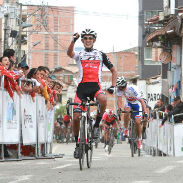 Didier Sastoque, etapa y liderato de Vuelta Marco Fidel Suárez