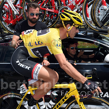 Fabián Cancellara se va del Tour de Francia con dos vértebras fracturadas