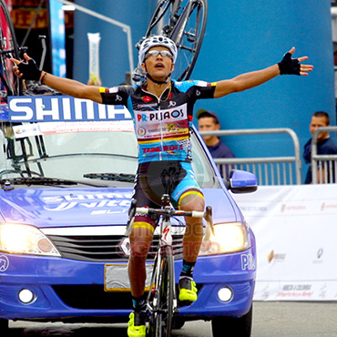 Alejandro Serna fue el vencedor de la etapa de este viernes de la Vuelta a Colombia