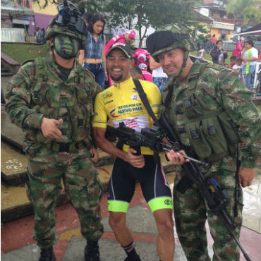 Mauricio Ortega, el líder de la Vuelta a Colombia saca tiempo para todo