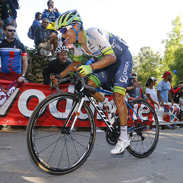 Chaves sigue apuntando a la camiseta verde y al Top 10 de la Vuelta a España