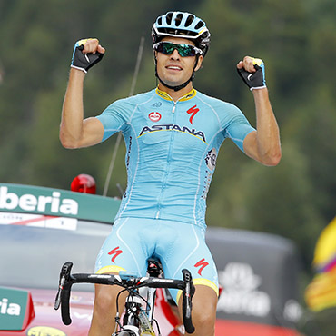 El italiano Fabio Aru asumió el mando de la Vuelta a España 2015