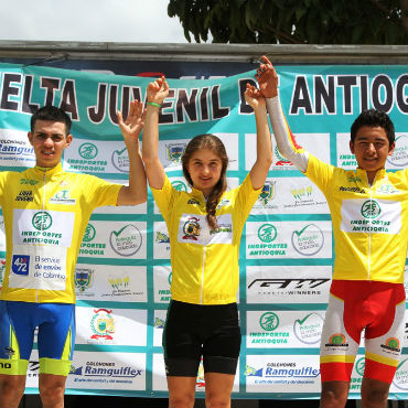 Sebastián Higuita, María Clara Álvarez y Santiago Buitrago, líderes de la prueba. (Indeportes Antioquia-Rodrigo Mora)