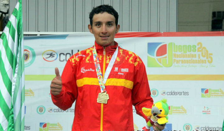 Brayan Ramirez satisfecho con la medalla de Oro en la Ruta de los Juegos Nacionales