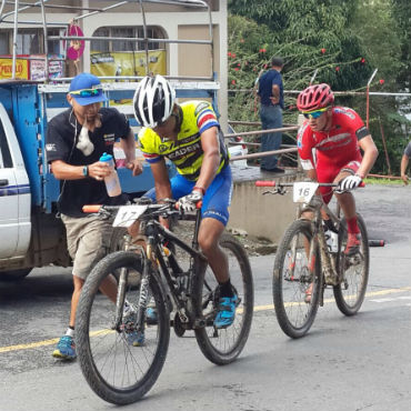 Luis Mejía, quedó a una etapa del título del MTB en Costa Rica 2015