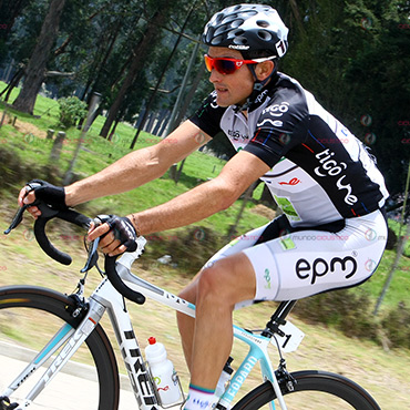 Oscar Sevilla, campeón de Circuito en el Autódromono Internacional de Tocancipá