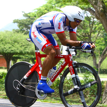 Víctor Hugo Peña, se alista para Ironman de Panamá 2016