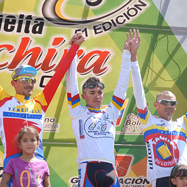 El podio de la 3a etapa con Jonathan Salinas vencedor y líder (Foto©EdicsonDavila)