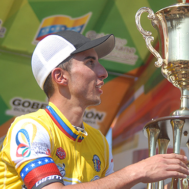 Chavarría se alzó de manera dramática con el título de la Vuelta al Táchira