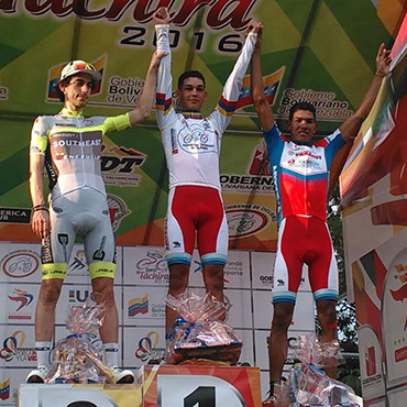 Orluis Aular se vistió con la primera camiseta de líder del giro tachirense (Foto©HenryTorres)