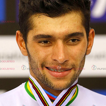 Fernando-Gaviria-oro-omiun-370