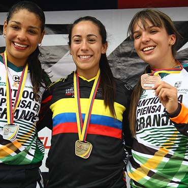 Mariana Pajón se colgó la medalla de oro en el Campeonato Nacional de BMX, Ubaté 2016