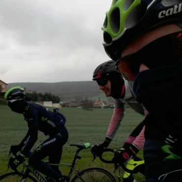 Winner Anacona, entrenando con sus compañeros en Pamplona-España